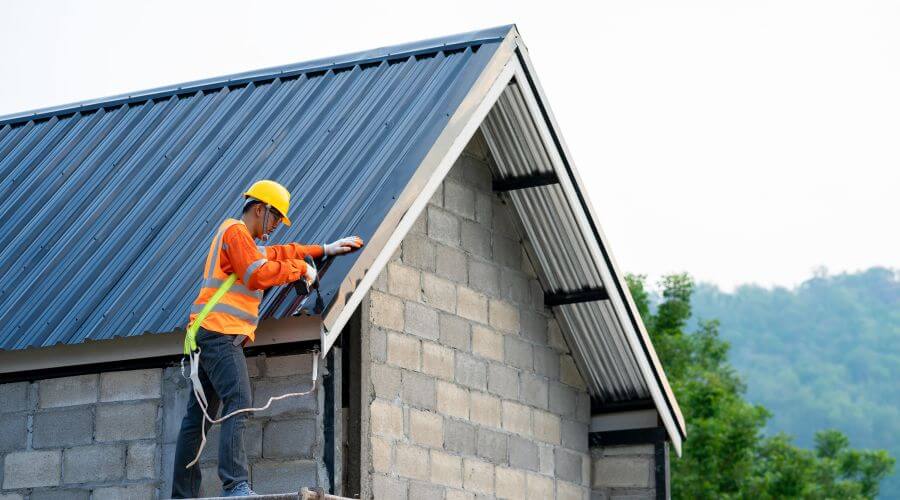 Expert Emergency Roof Repairs services in Lake Crystal, MN